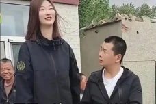 Viral! Punya Tinggi...