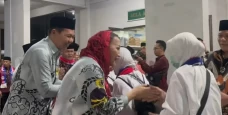 Bupati Kapuas Hulu Sambut...