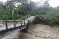 Banjir Melanda Seram...