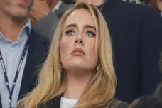 Adele Jadi Bulan-bulanan...