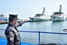 TNI AL Luncurkan 2 Kapal...