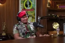 Kibarkan Bendera Merah...