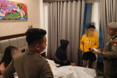 Duh, Belasan Pemuda...