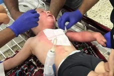 Israel Pakai Senjata...