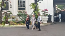 Jokowi Terima Pejabat...