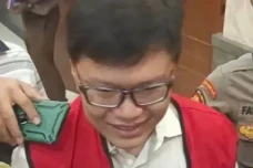 Gregorius Ronald Tannur...