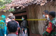 Hidup Sebatang Kara,...