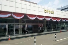 Dewan Adat Minta Senator...