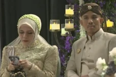 Geni Faruk Sibuk Main...