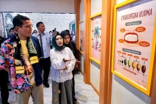 Sandiaga Uno Kembangkan...