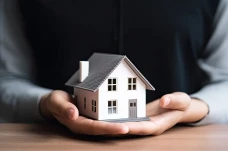 Properti Komersial Jadi...