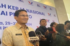 Sandiaga Uno Tunggu...