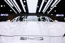 Subsidi Mobil Listrik...