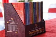 7 Contoh Sikap yang...