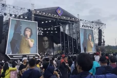 Cuaca Sendu, Setia Band...
