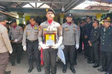 Hendak Selesaikan Perselisihan...