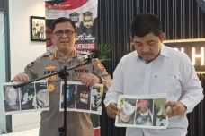 Densus 88 Pastikan Tangkap...