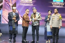 Layanan kepada Masyarakat...