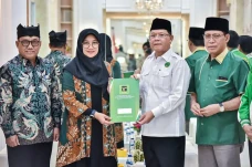 Mardiono PPP Serahkan...