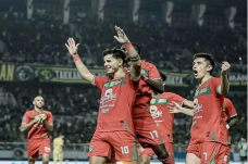Persebaya Menang Susah...