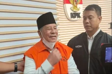 KPK Periksa Ketua DPRD...