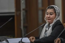 Hasnaeni Wanita Emas...