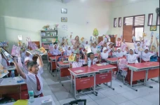 Pembagian 8.000 Buku...