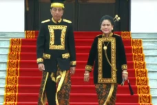 Pimpin Upacara 17 Agustus...