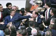 Sebut AKP sebagai Partai...
