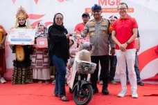 Lihat Aktivitas Warga,...
