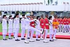 Bukan Hanya Kebangaan,...