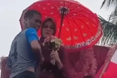 Siapa yang Membuat Lomba...