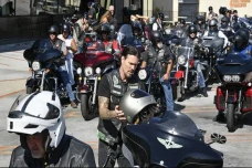 Banjir Kritik, Harley-Davidson...