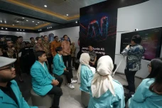 Pertama di Indonesia,...