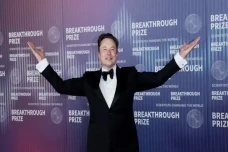 Adu Kekayaan Elon Musk,...