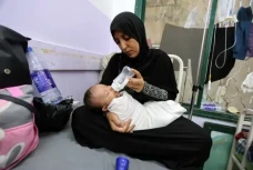 Bayi di Gaza Lumpuh...