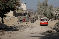 Israel Blokir Akses...