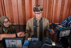 Sandiaga Uno Soroti...