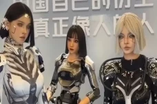 Viral Robot Humanoid...