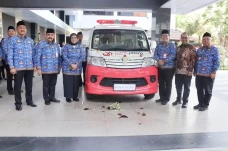 Bank Jatim Serahkan...