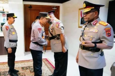 Gantikan Mathius Fakhiri,...