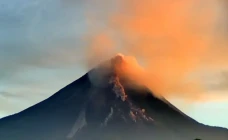 Awas! Gunung Merapi...