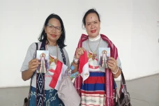 Hadiri Misa Akbar Paus...