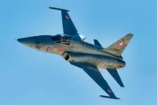 Spesifikasi F-5 yang...