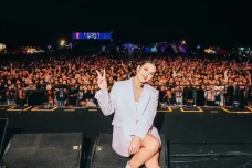 Raisa Minta Hati-hati...
