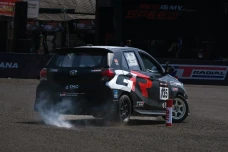 Jadi Jagoan Slalom,...