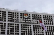 Tinggal di Apartemen,...