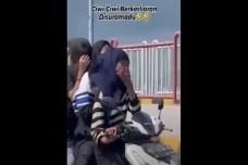Viral Tiga Perempuan...