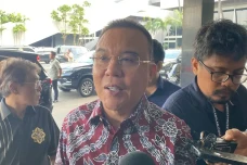 Tegaskan Fufufafa Bukan...