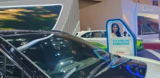Penjualan Mobil Listrik...